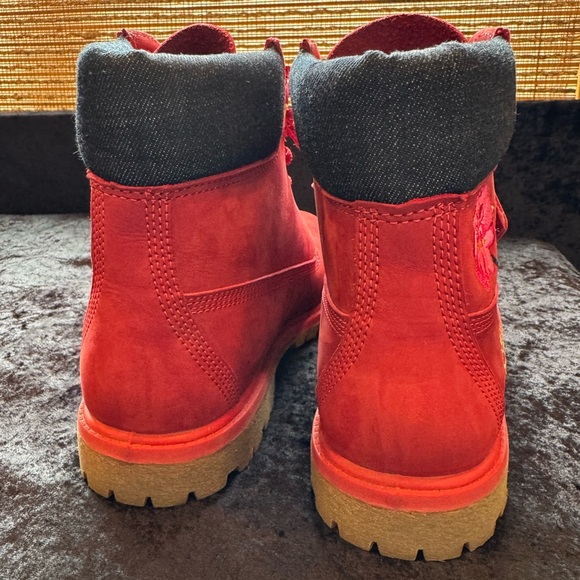 Timberland Red Boots with Black and Gold Details - Picture 6 of 9